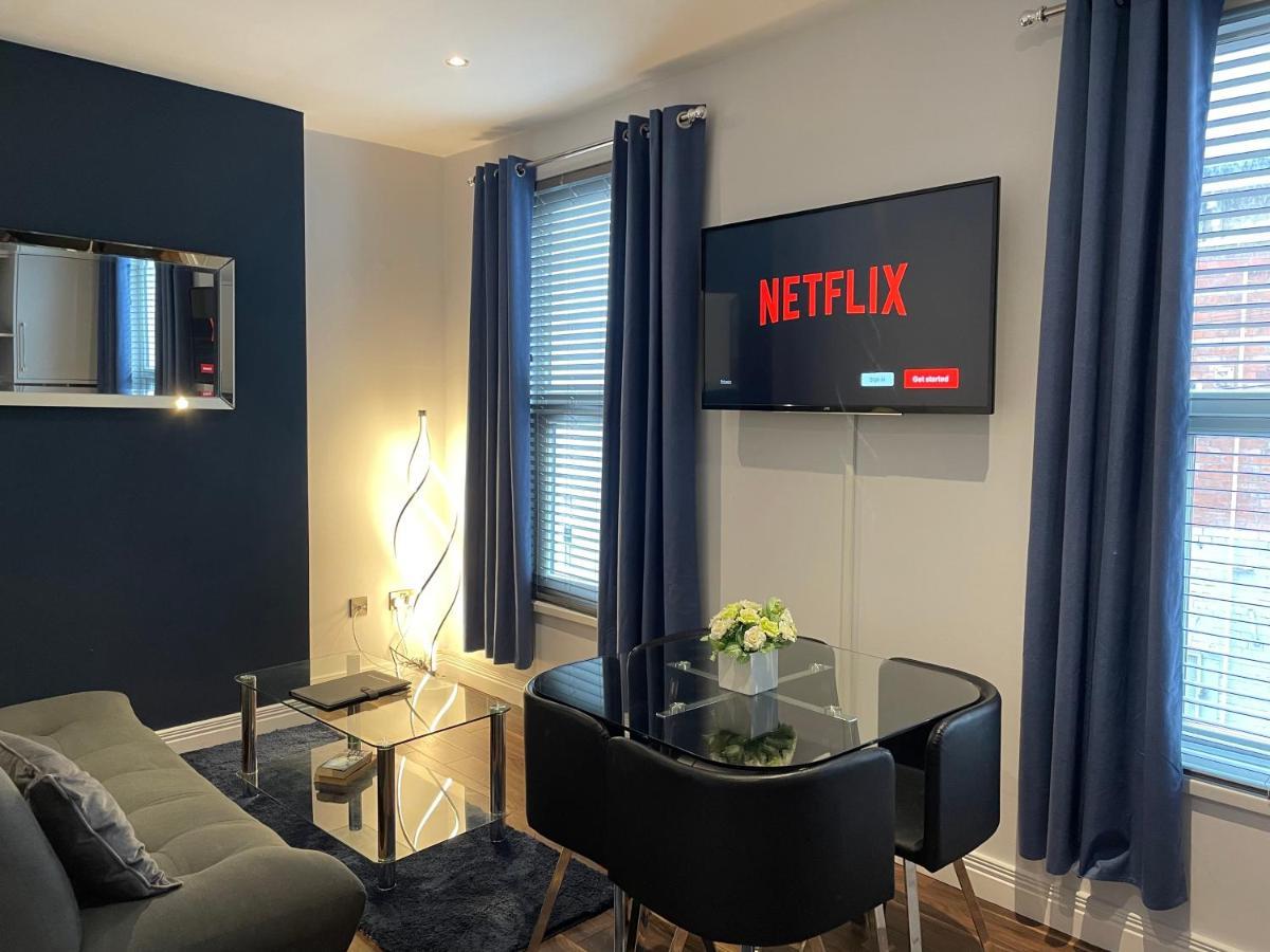 Harvey Apartments Лъндъндери Екстериор снимка
